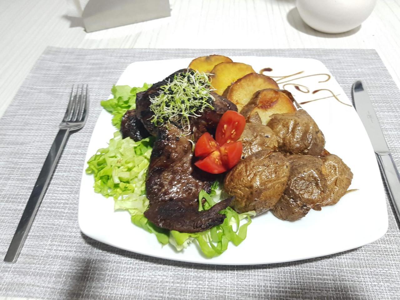 Net Hotel Piteşti Eksteriør bilde